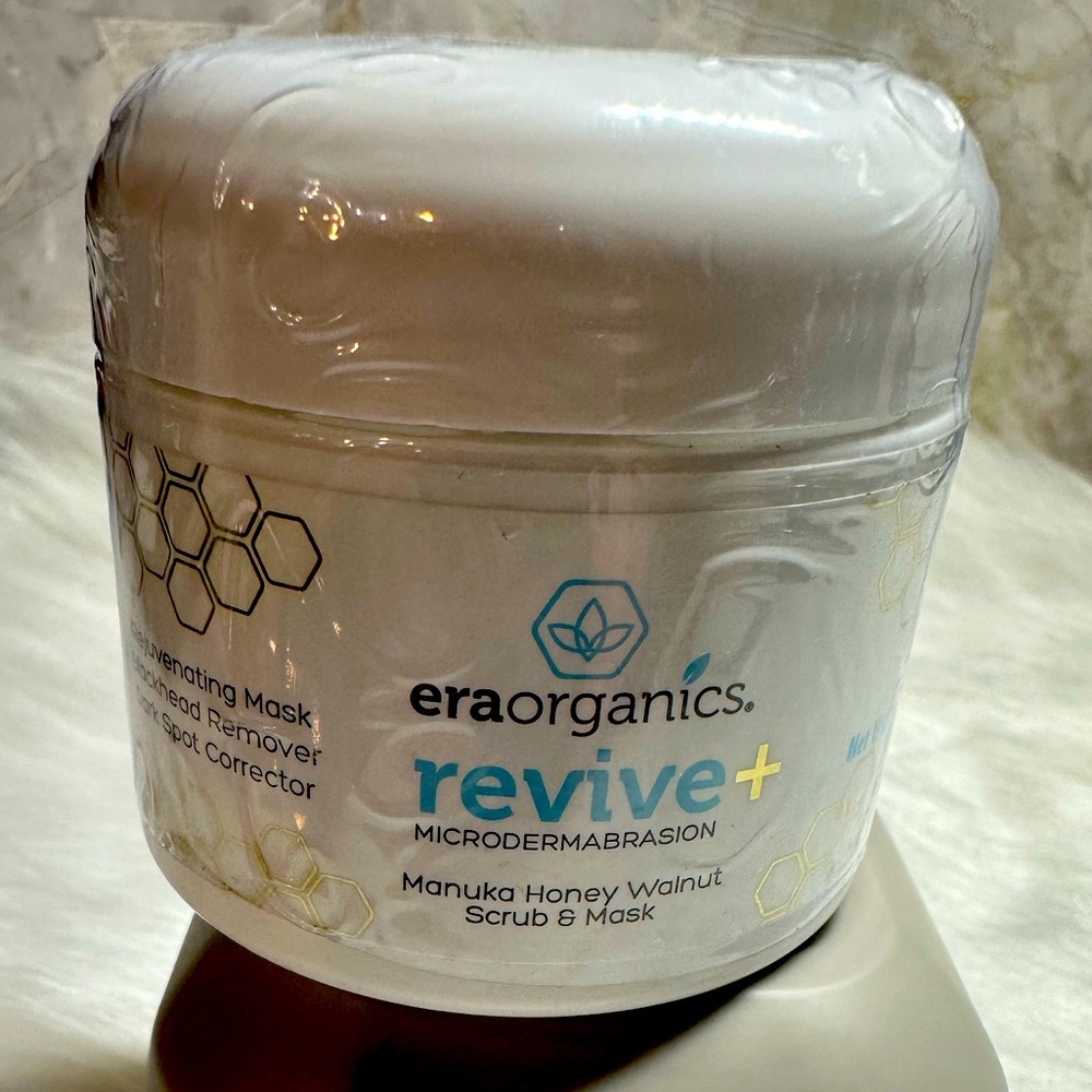 Era Organics
Microdermabrasion Facial
Scrub & Face Exfoliator